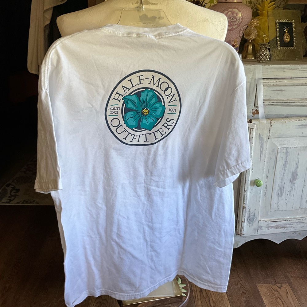Half moon outfitters size large short sleeve T-shirt
